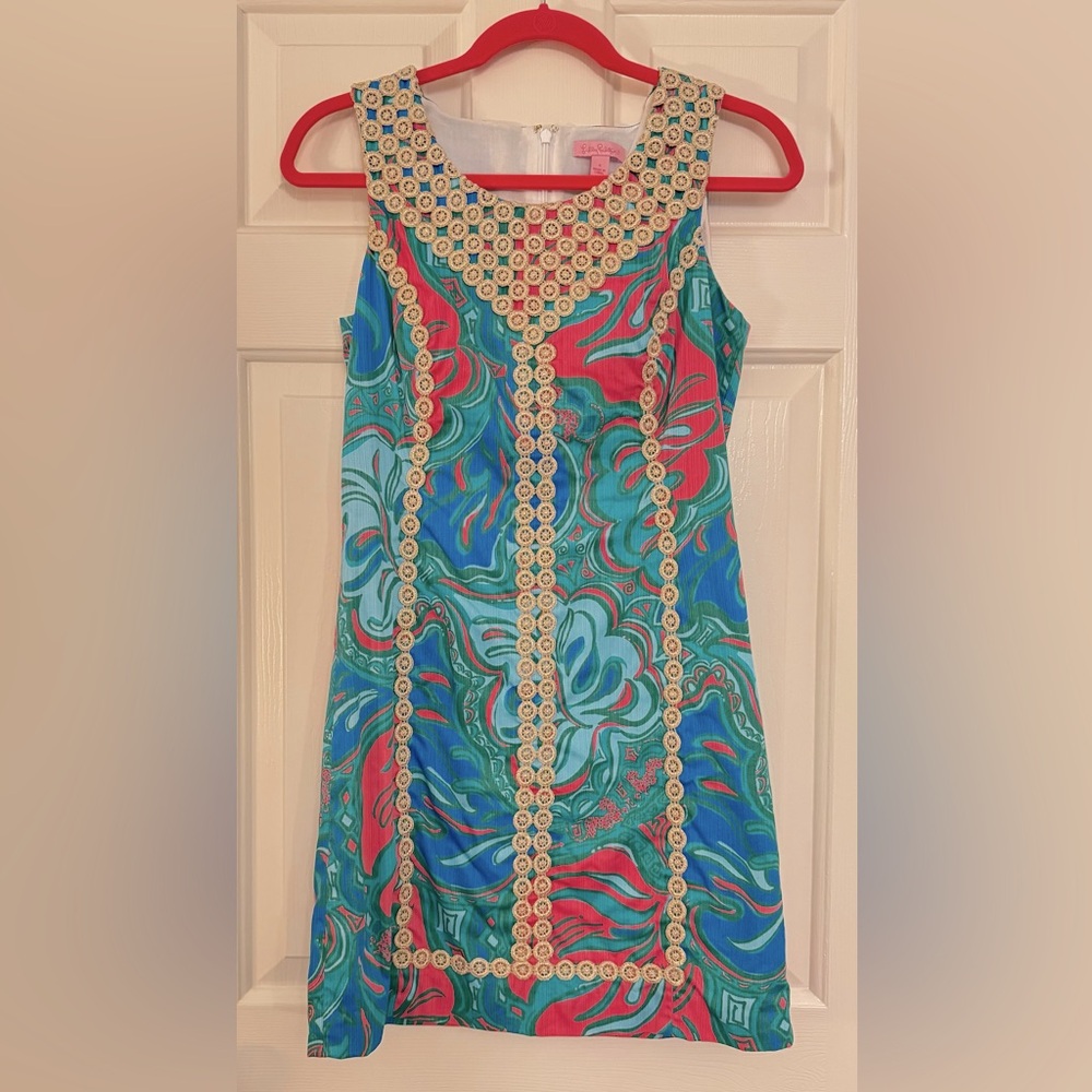 Lilly Pulitzer shift dress, EUC, Size 4.